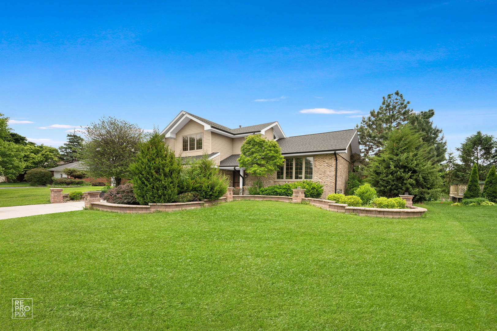 9041 Sunrise Lane
