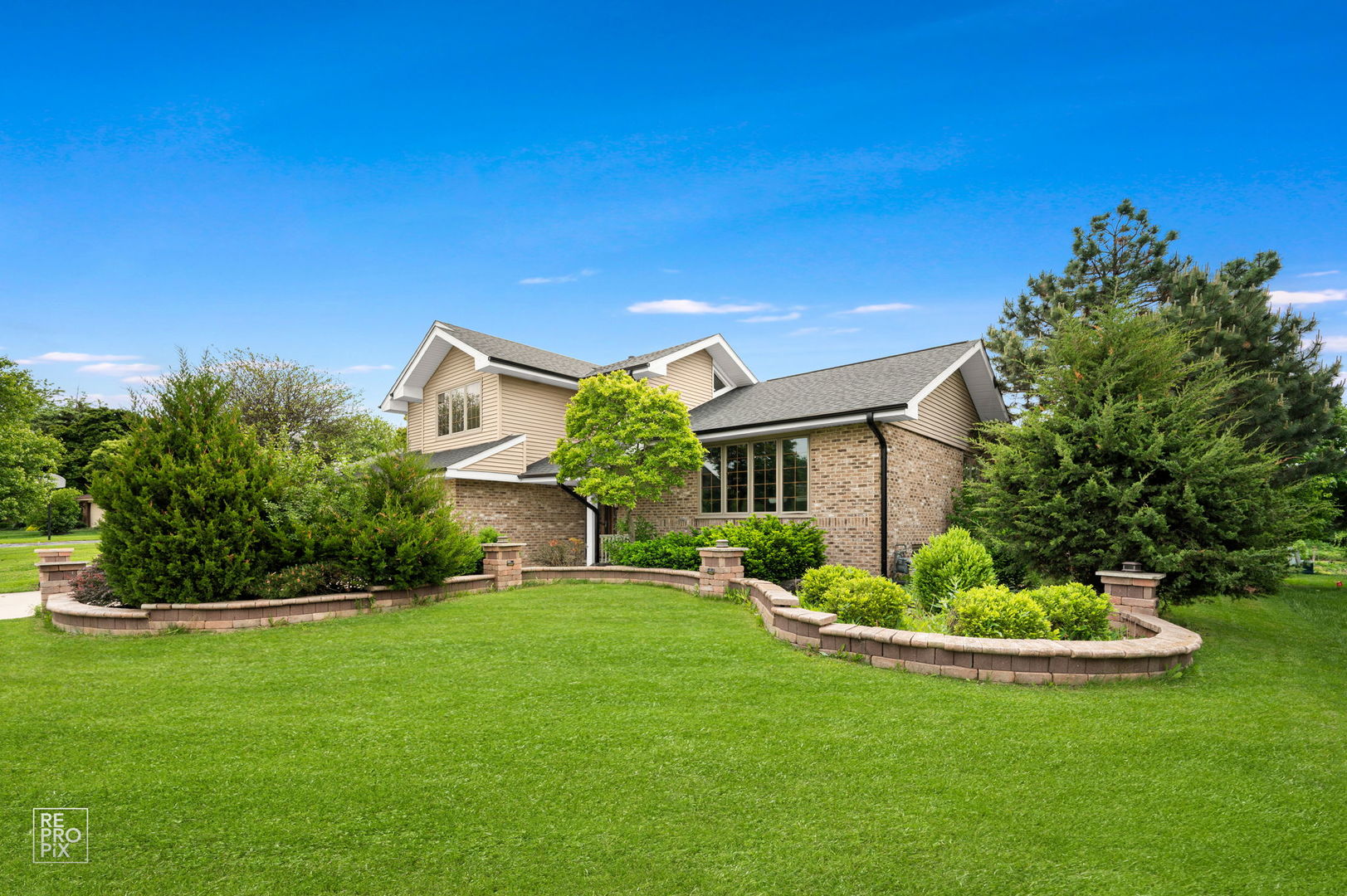 9041 Sunrise Lane