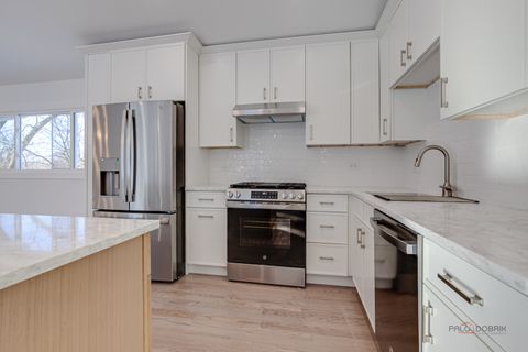 Tiny photo for 2233 Heathercliff Drive, Green Oaks, IL 60048 (MLS # 12543143)