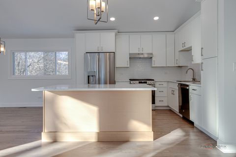 Tiny photo for 2233 Heathercliff Drive, Green Oaks, IL 60048 (MLS # 12543143)