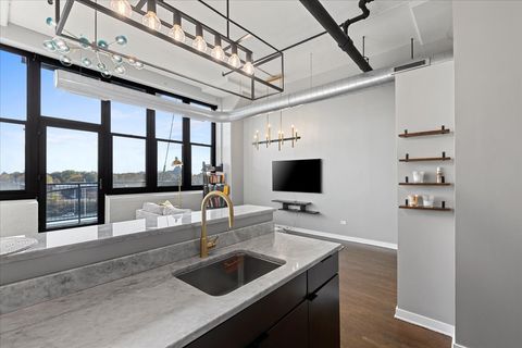 Tiny photo for 1224 W Van Buren Street #304, Chicago, IL 60607 (MLS # 12559919)