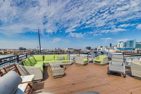 Tiny photo for 1224 W Van Buren Street #304, Chicago, IL 60607 (MLS # 12559919)