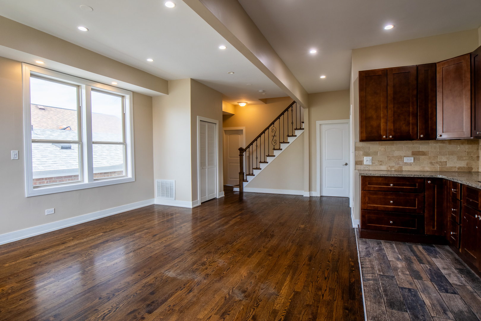 5040 W Berenice Avenue