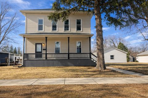 Photo of 125 S Main Street, Clifton, IL 60927 (MLS # 12573132)