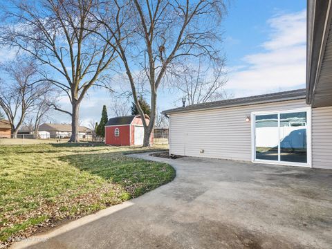 Tiny photo for 27 Hawthorne Lane, Streamwood, IL 60107 (MLS # 12563143)