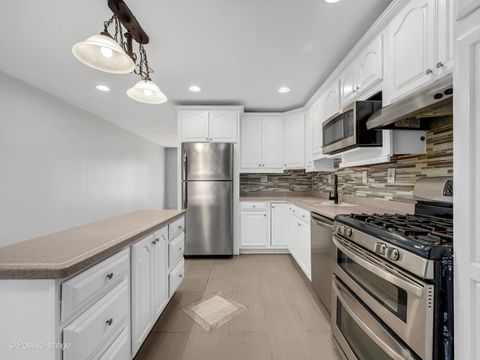 Tiny photo for 27 Hawthorne Lane, Streamwood, IL 60107 (MLS # 12563143)