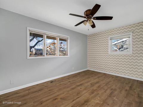 Tiny photo for 27 Hawthorne Lane, Streamwood, IL 60107 (MLS # 12563143)