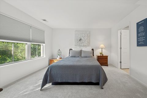 Tiny photo for 717 Summit Lane, Vernon Hills, IL 60061 (MLS # 12463842)