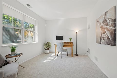 Tiny photo for 717 Summit Lane, Vernon Hills, IL 60061 (MLS # 12463842)