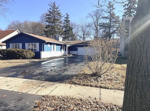 Photo of 7 Woodhead Drive, Lake Villa, IL 60046 (MLS # 12591482)