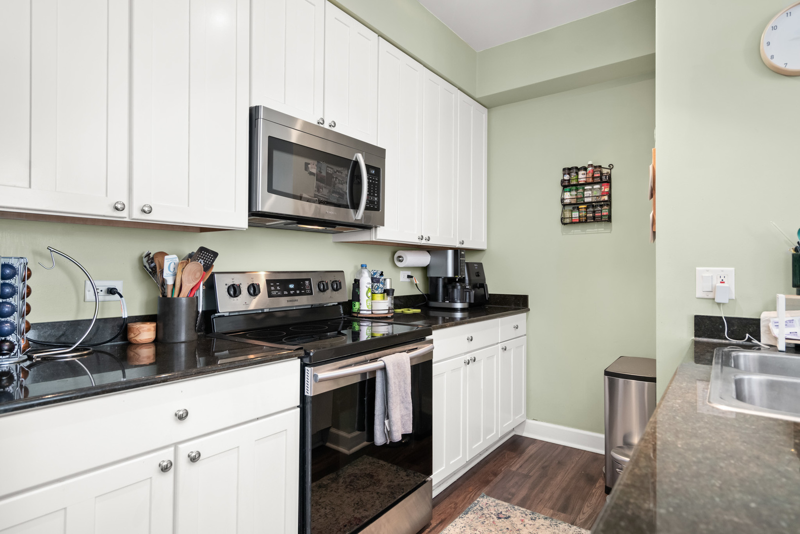421 W Huron Street 1009