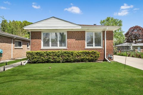 Photo of 3816 Howard Street, Skokie, IL 60076 (MLS # 12636479)