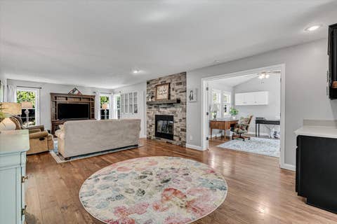 Tiny photo for 2520 Buckingham Avenue, Bettendorf, IA 52722 (MLS # 12700219)