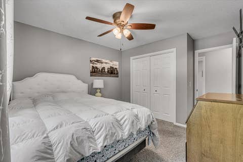 Tiny photo for 2520 Buckingham Avenue, Bettendorf, IA 52722 (MLS # 12700219)