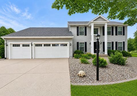 Photo of 2520 Buckingham Avenue, Bettendorf, IA 52722 (MLS # 12700219)