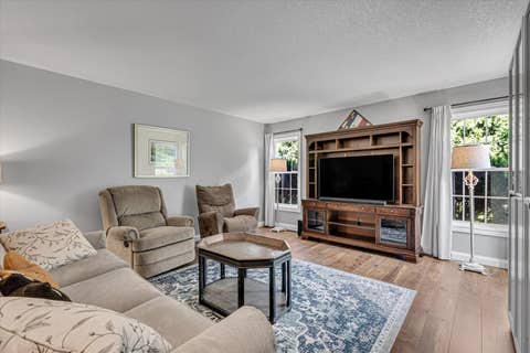 Tiny photo for 2520 Buckingham Avenue, Bettendorf, IA 52722 (MLS # 12700219)