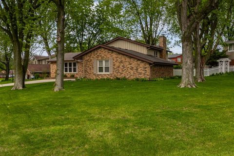 Photo of 501 Hobby Avenue, Frankfort, IL 60423 (MLS # 12633177)