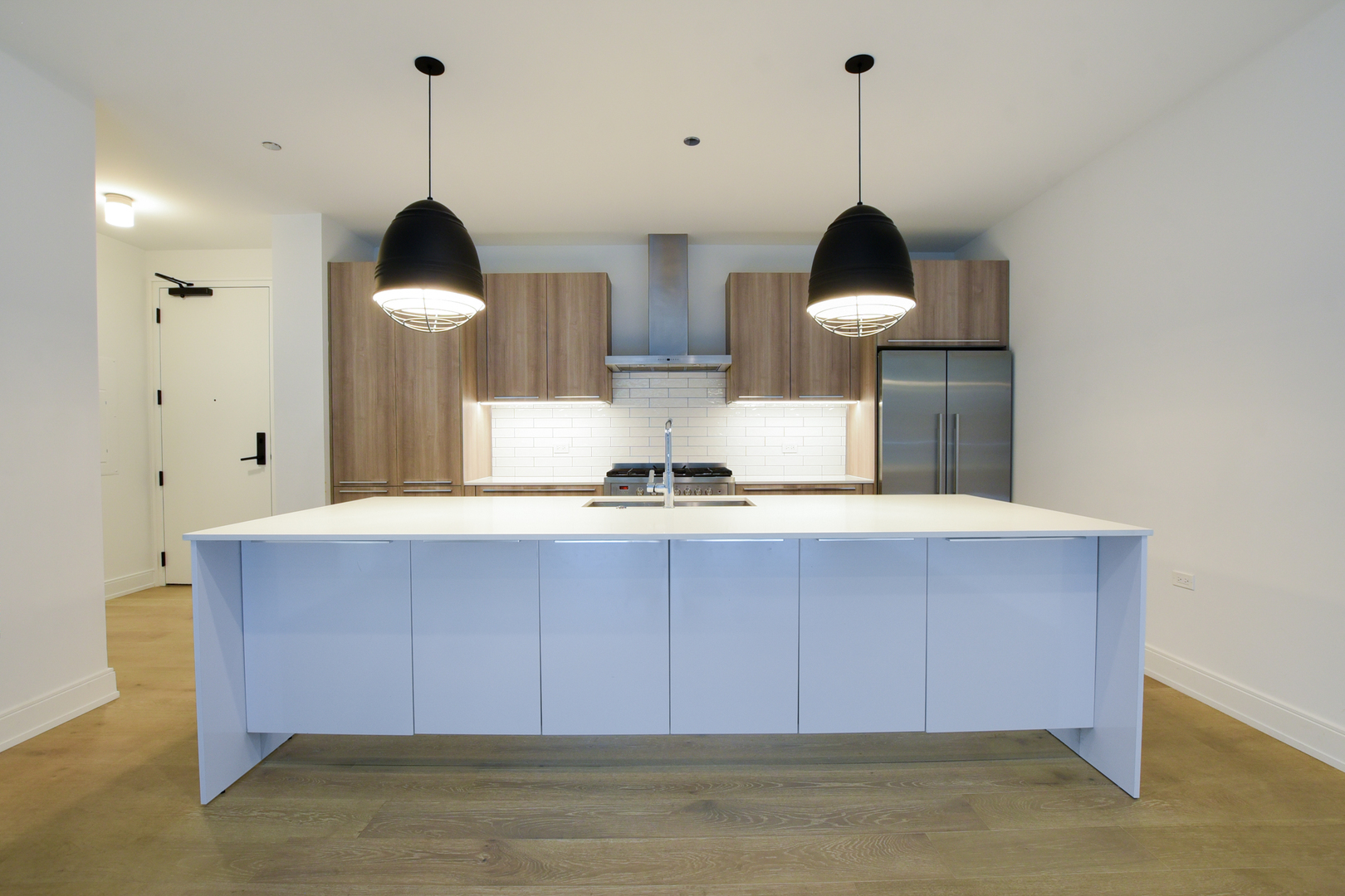 111 S PEORIA Street 302