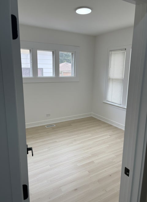 Tiny photo for 7606 S Paxton Avenue, Chicago, IL 60649 (MLS # 12676245)