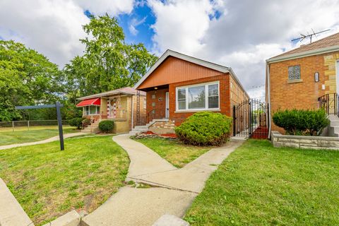 Tiny photo for 7511 S Damen Avenue, Chicago, IL 60620 (MLS # 12521475)