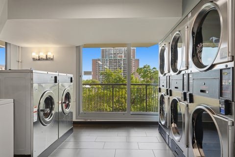 Tiny photo for 6007 N Sheridan Road #6H, Chicago, IL 60660 (MLS # 12764706)
