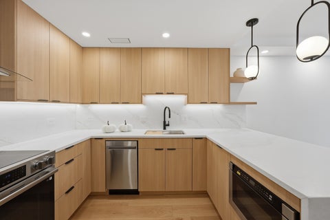 Tiny photo for 6007 N Sheridan Road #6H, Chicago, IL 60660 (MLS # 12764706)