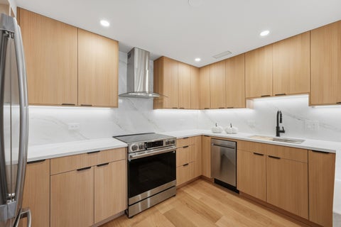 Tiny photo for 6007 N Sheridan Road #6H, Chicago, IL 60660 (MLS # 12764706)
