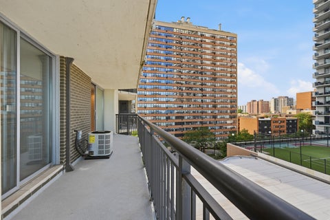 Tiny photo for 6007 N Sheridan Road #6H, Chicago, IL 60660 (MLS # 12764706)