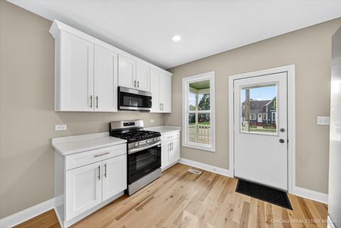 Tiny photo for 102 Center Street, Algonquin, IL 60102 (MLS # 12496802)