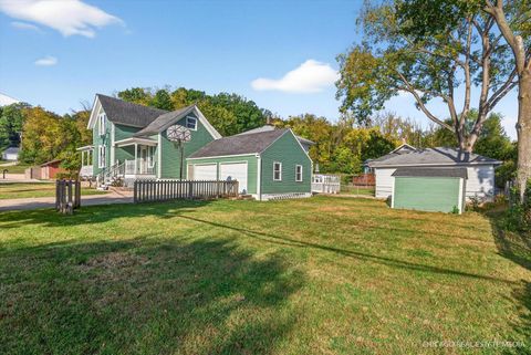 Tiny photo for 102 Center Street, Algonquin, IL 60102 (MLS # 12496802)