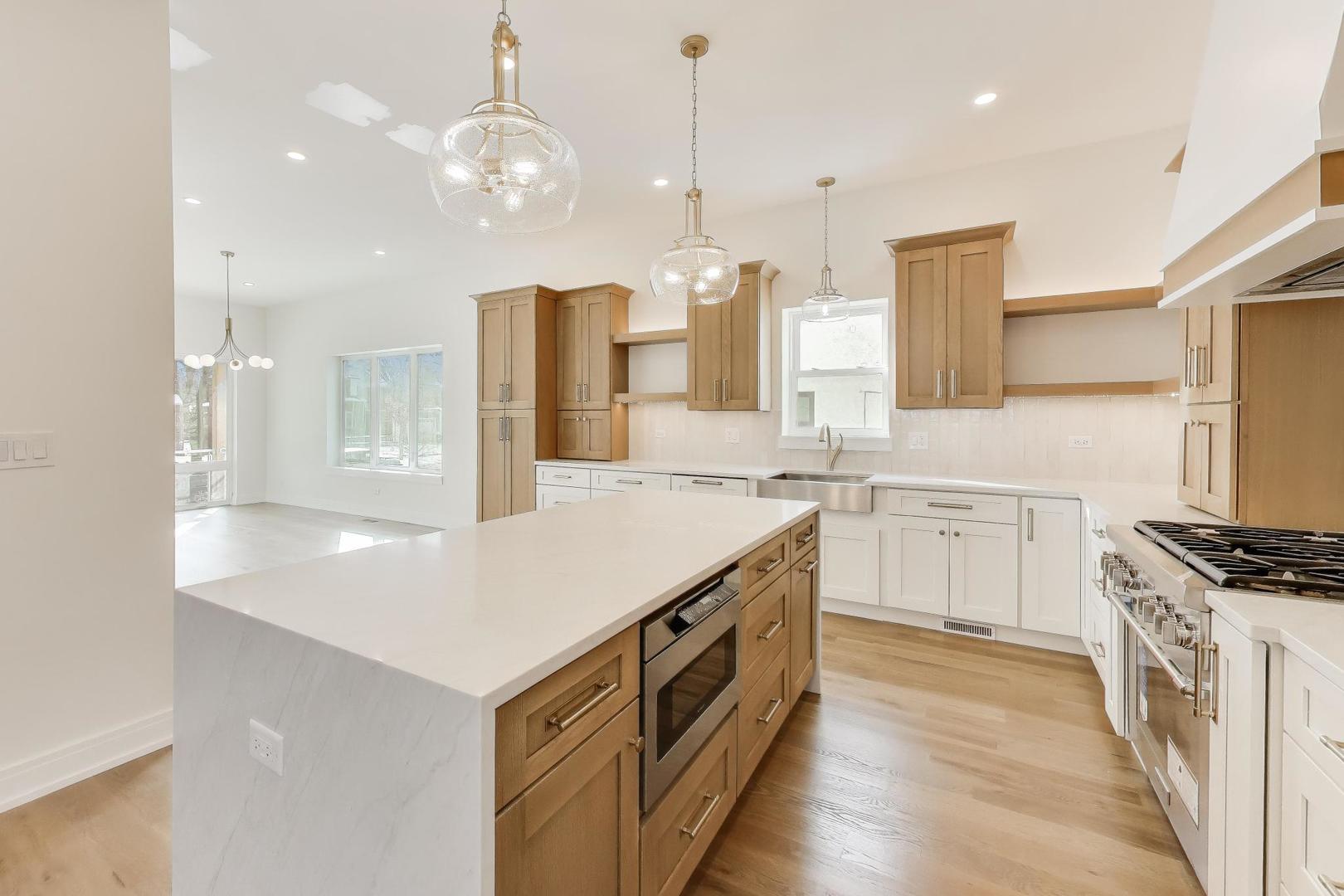Riverside, Illinois, 60546, United States, 5 Bedrooms Bedrooms, ,4 BathroomsBathrooms,Residential,Active,2019493