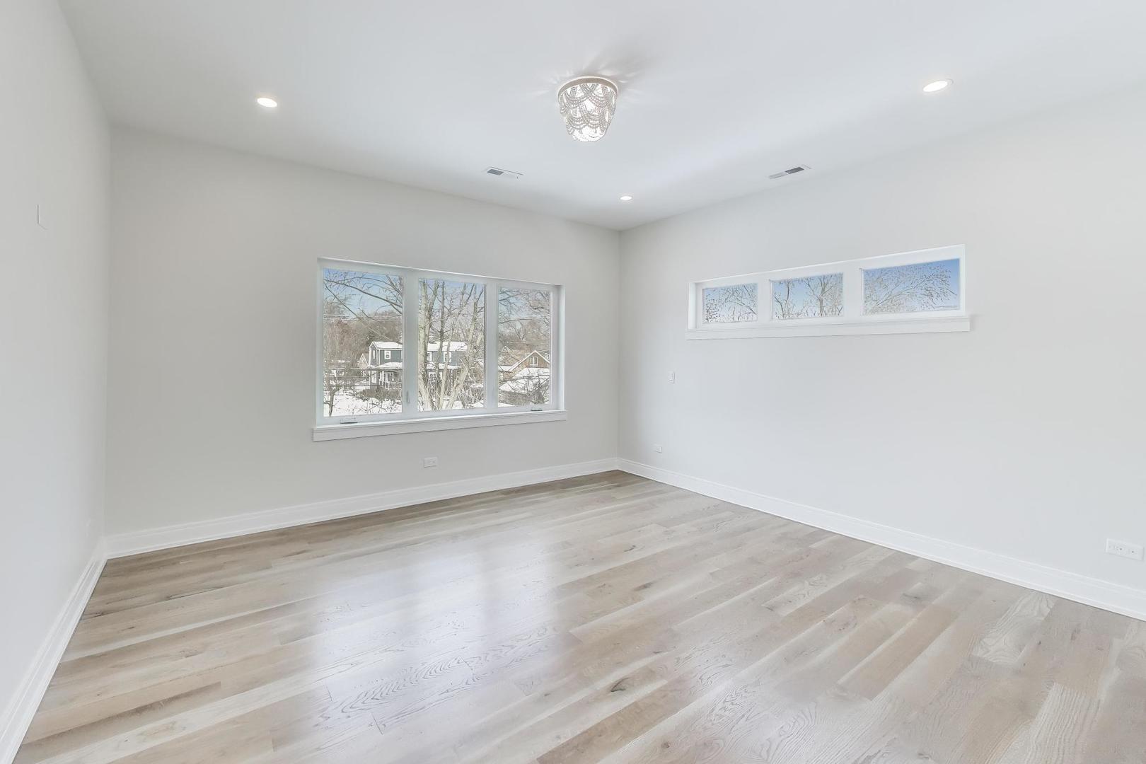 Riverside, Illinois, 60546, United States, 5 Bedrooms Bedrooms, ,4 BathroomsBathrooms,Residential,Active,2019493