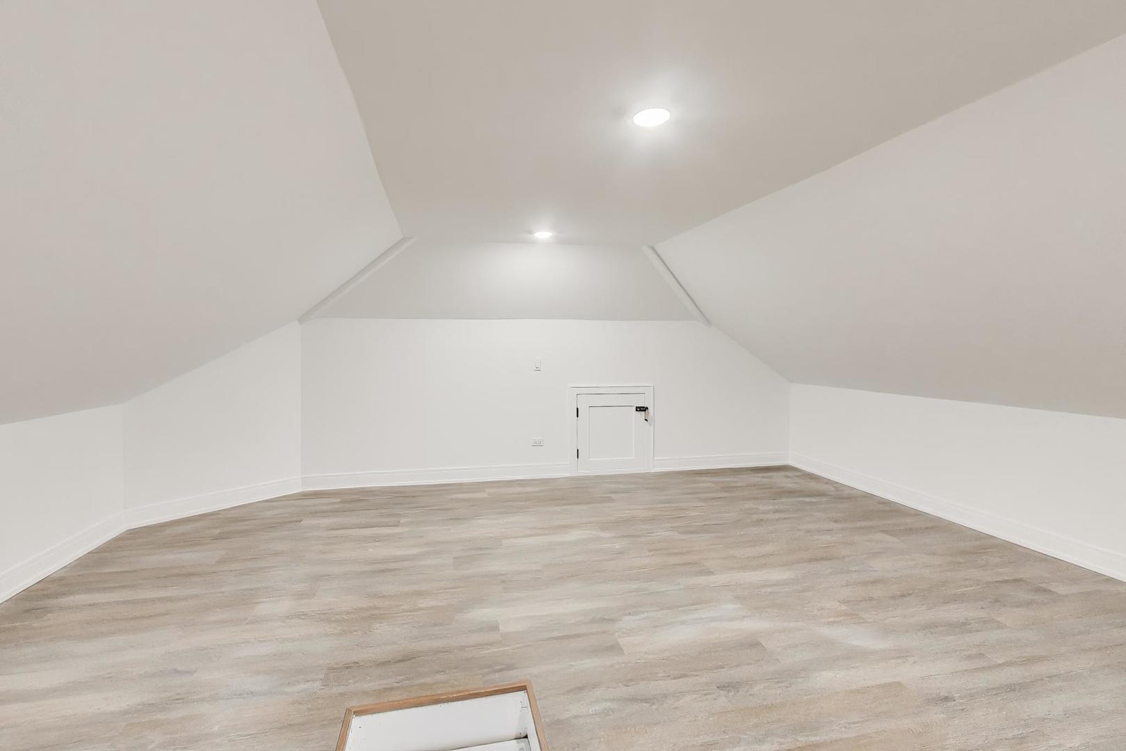 Riverside, Illinois, 60546, United States, 5 Bedrooms Bedrooms, ,4 BathroomsBathrooms,Residential,Active,2019493