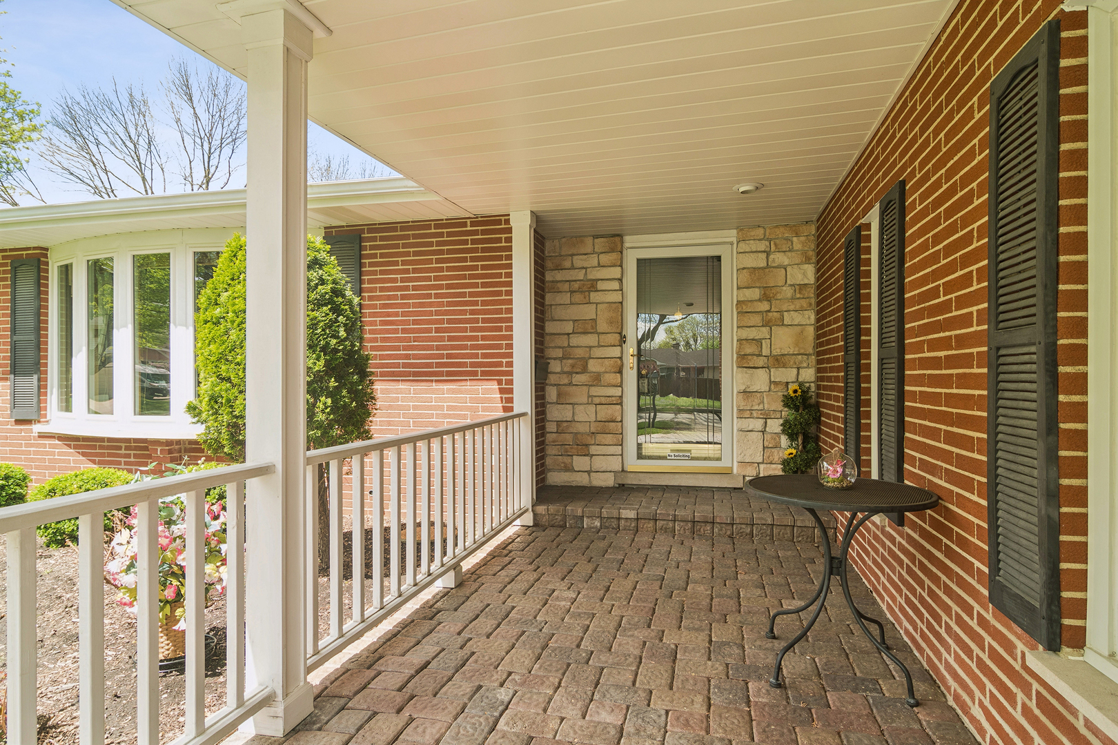 1600 E Linden Lane