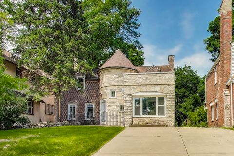 9340 S Vanderpoel Avenue Chicago IL 60643