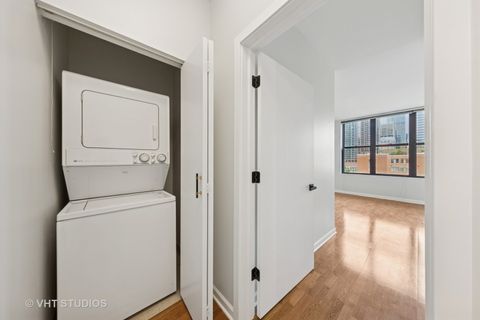 Tiny photo for 330 N Jefferson Street #602, Chicago, IL 60661 (MLS # 12437031)