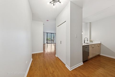 Tiny photo for 330 N Jefferson Street #602, Chicago, IL 60661 (MLS # 12437031)