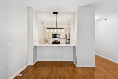 Tiny photo for 330 N Jefferson Street #602, Chicago, IL 60661 (MLS # 12437031)