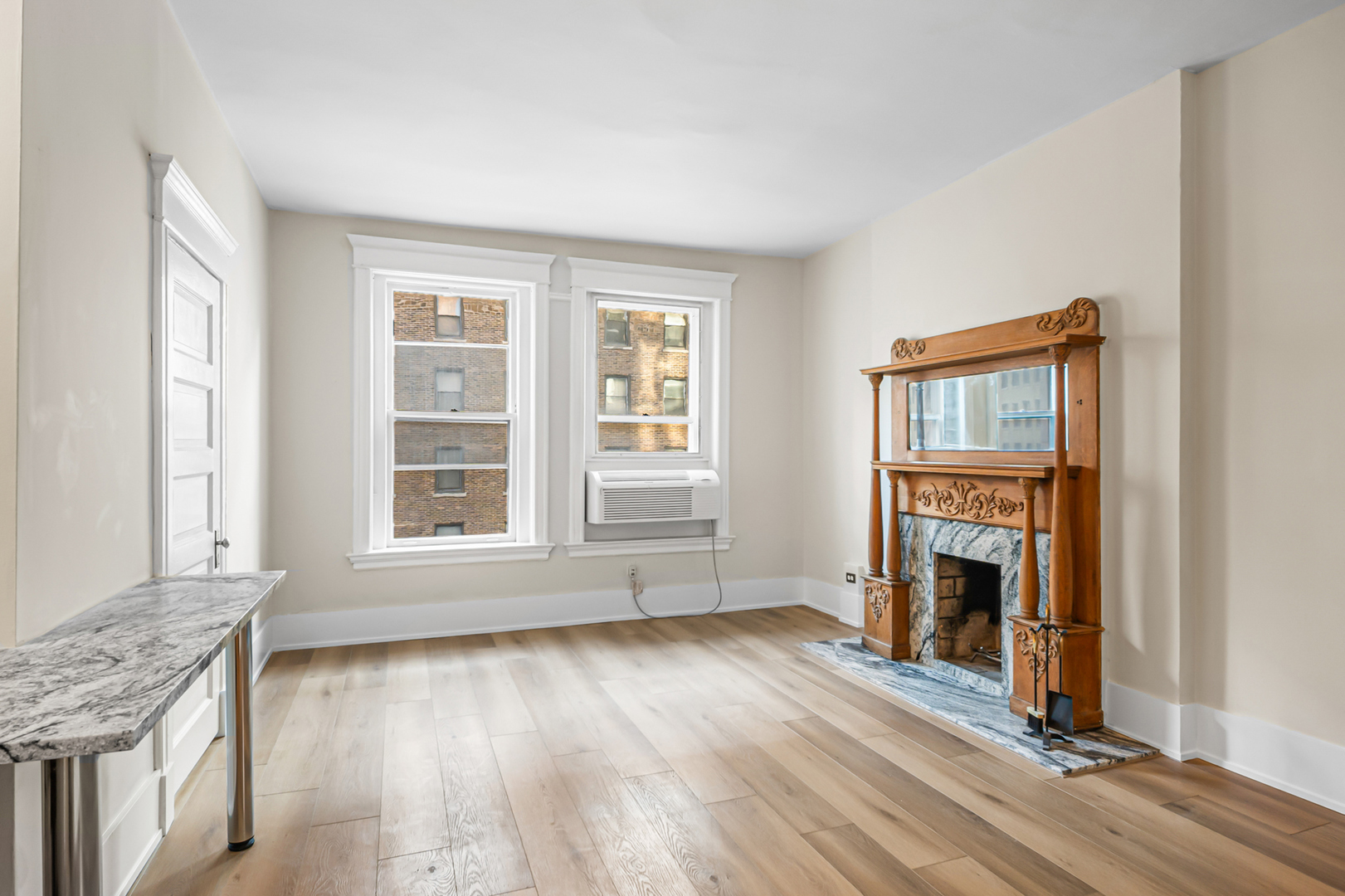 2800 N Pine Grove Avenue 4E