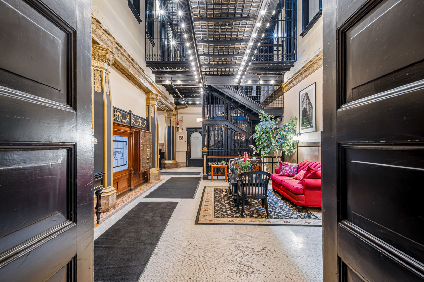 2800 N Pine Grove Avenue 4E