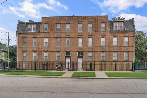 818-820 E 106th Street Chicago IL 60628
