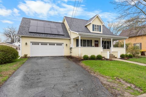 Tiny photo for 607 S 6th Street, Oregon, IL 61061 (MLS # 12620513)