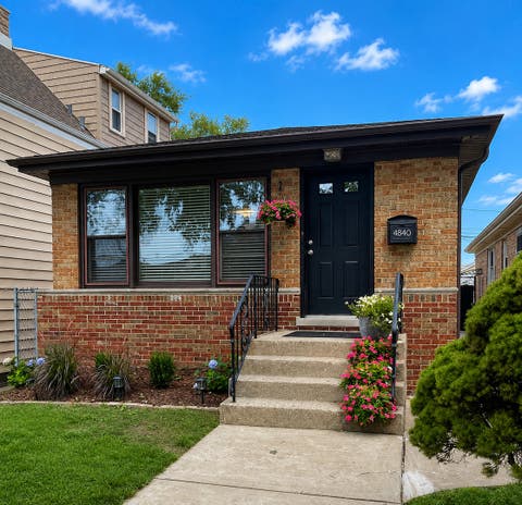 Photo of 4840 W Gunnison Street, Chicago, IL 60630 (MLS # 12715350)