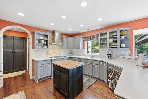 Tiny photo for 25990 N Oak Hills Road, Lake Barrington, IL 60010 (MLS # 12693138)