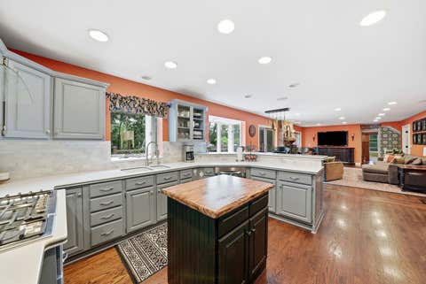 Tiny photo for 25990 N Oak Hills Road, Lake Barrington, IL 60010 (MLS # 12693138)