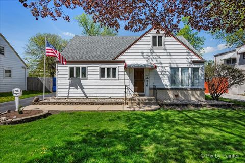 Photo of 916 N Roberta Avenue, Melrose Park, IL 60164 (MLS # 12579364)