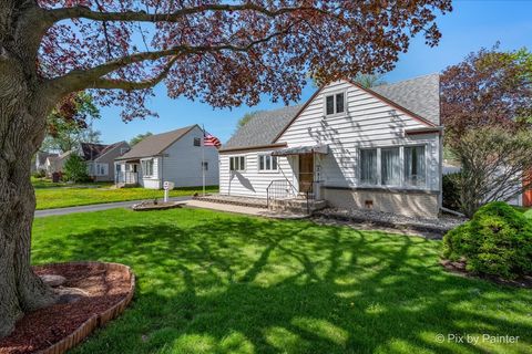 Tiny photo for 916 N Roberta Avenue, Melrose Park, IL 60164 (MLS # 12579364)