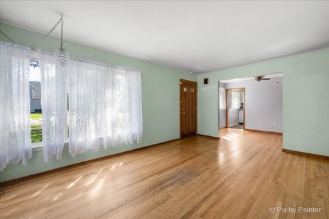 Tiny photo for 916 N Roberta Avenue, Melrose Park, IL 60164 (MLS # 12579364)