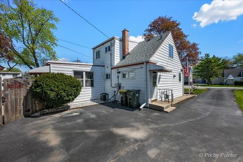 Tiny photo for 916 N Roberta Avenue, Melrose Park, IL 60164 (MLS # 12579364)