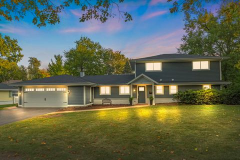 Photo of 314 Brookside Circle, Wheaton, IL 60187 (MLS # 12499684) Photo of 314 Brookside Circle, Wheaton, IL 60187 (MLS # 12499684)